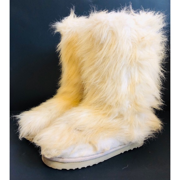 Donald J. Pliner Shoes - Donald J Pliner Sportique Furry Apres Ski Boots 7